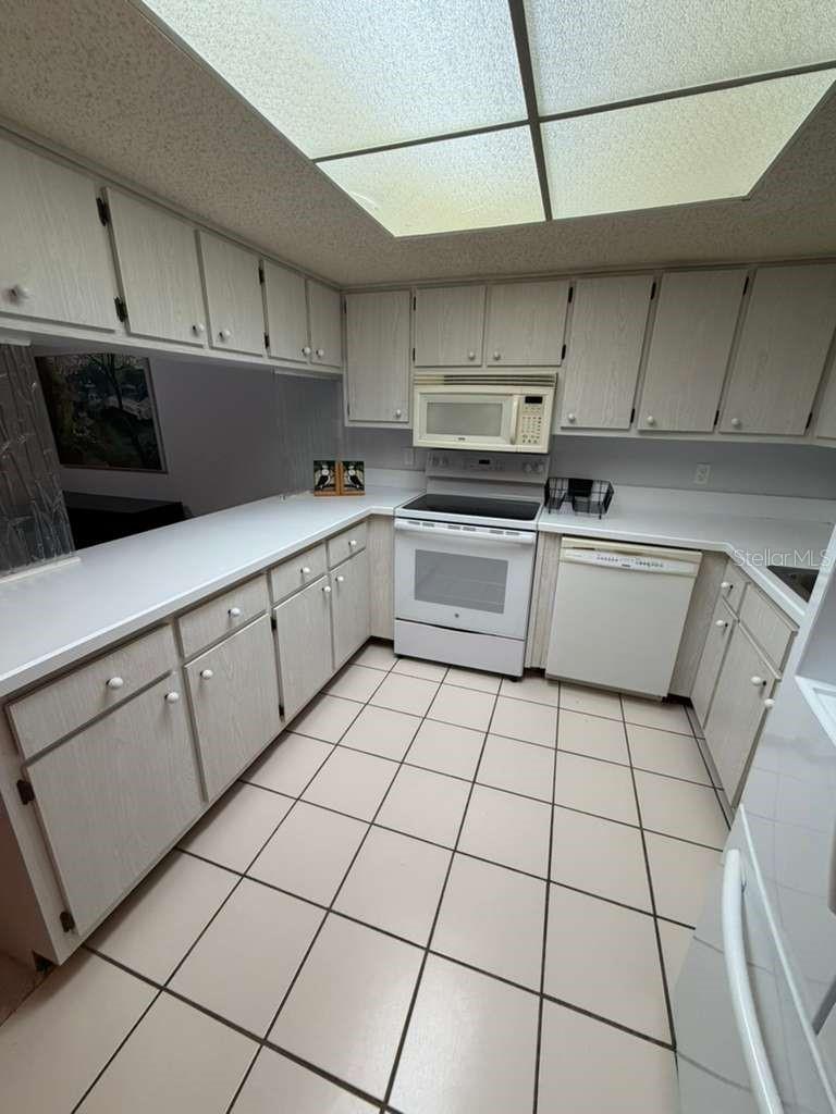 VENETIAN VILL REV TR H - Residential