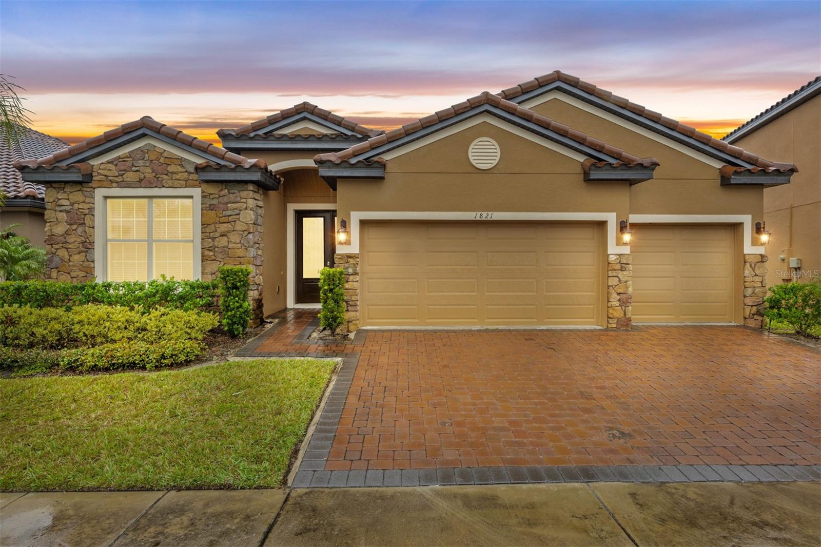 1821 BENOIT TERRACE

                                                                             DAVENPORT                                

                                    , FL - $510,000