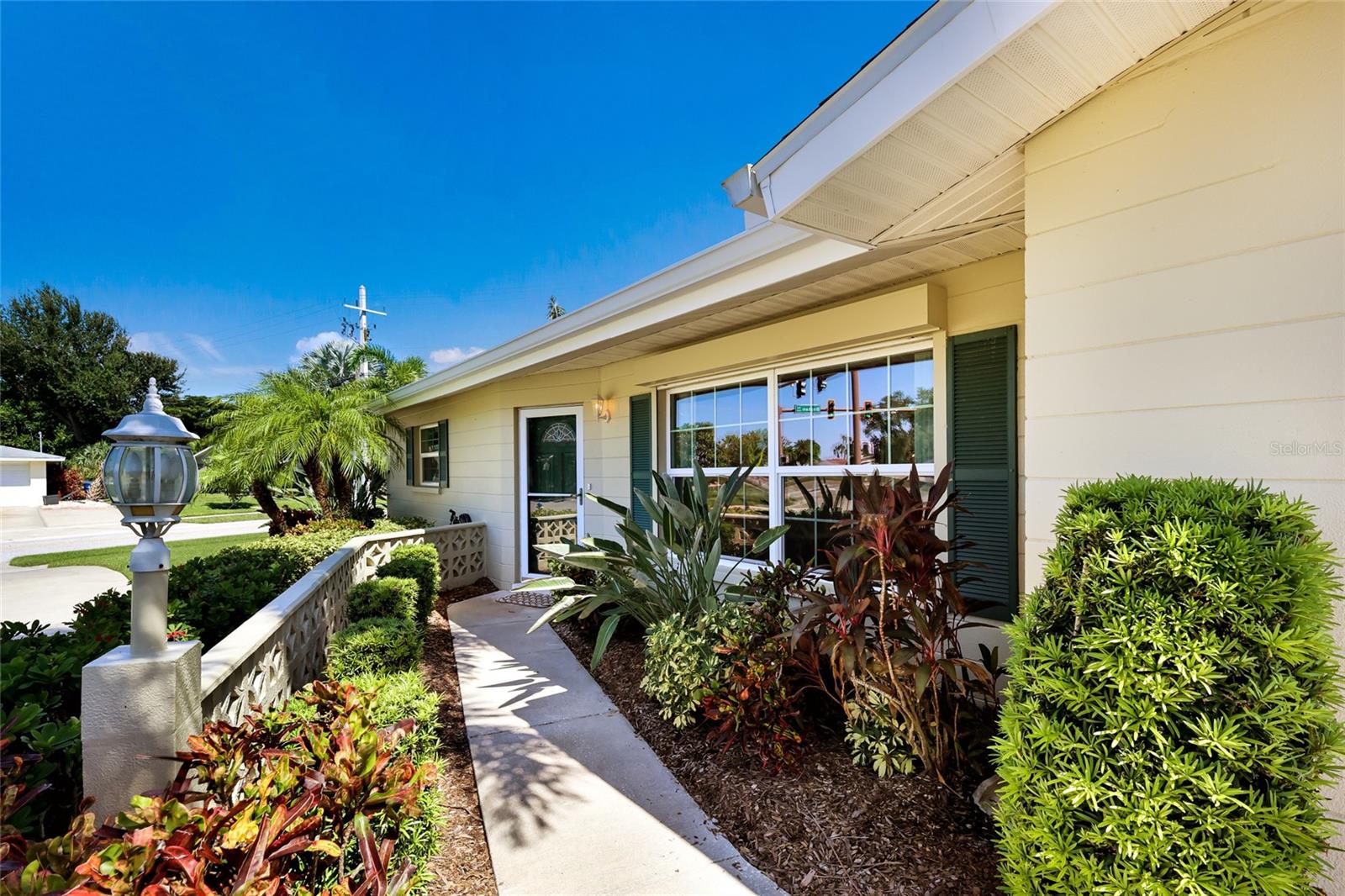 3003 GULF GATE DRIVE