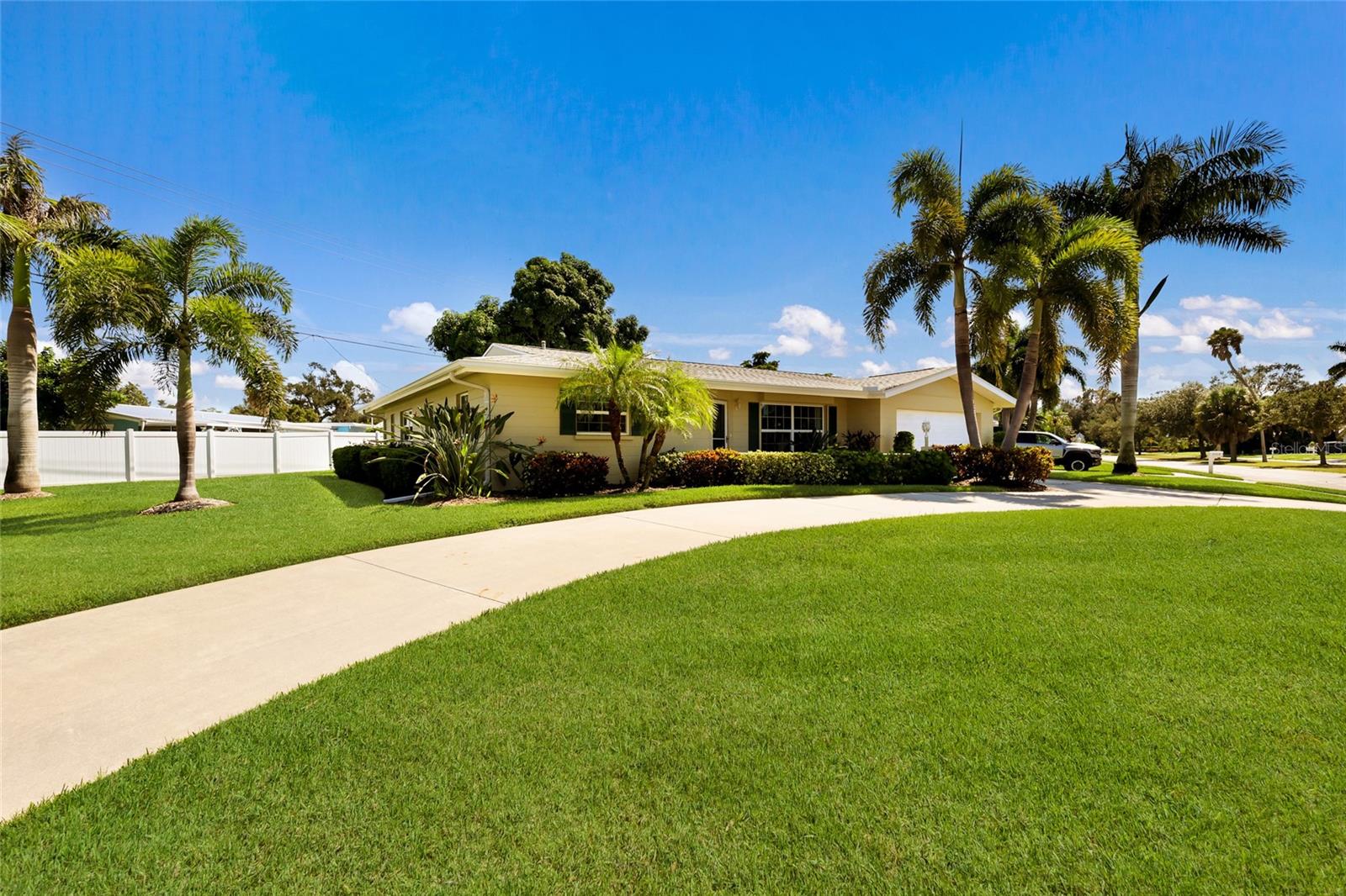 3003 GULF GATE DRIVE