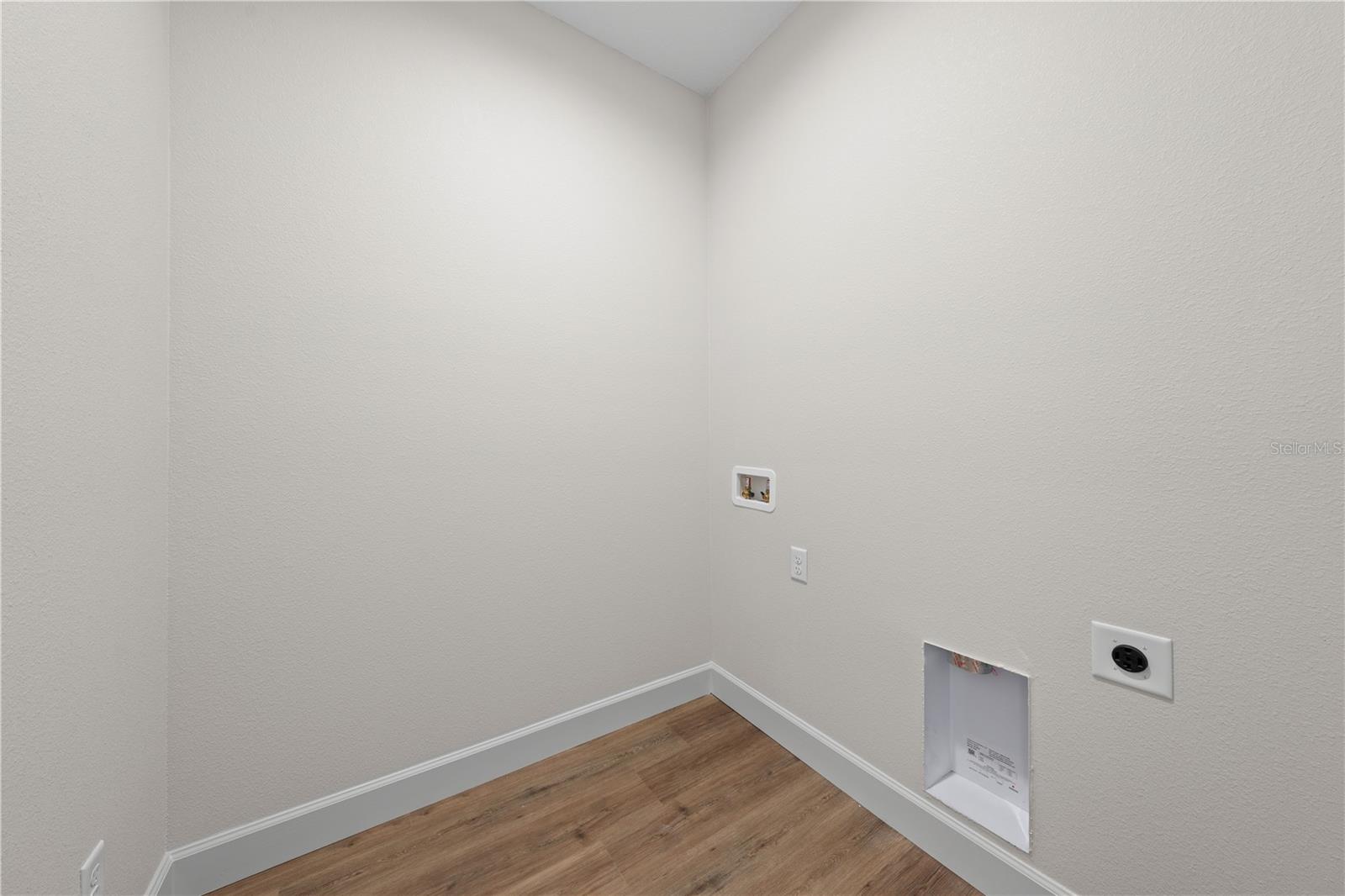 ST CLOUD MANOR EST - Residential