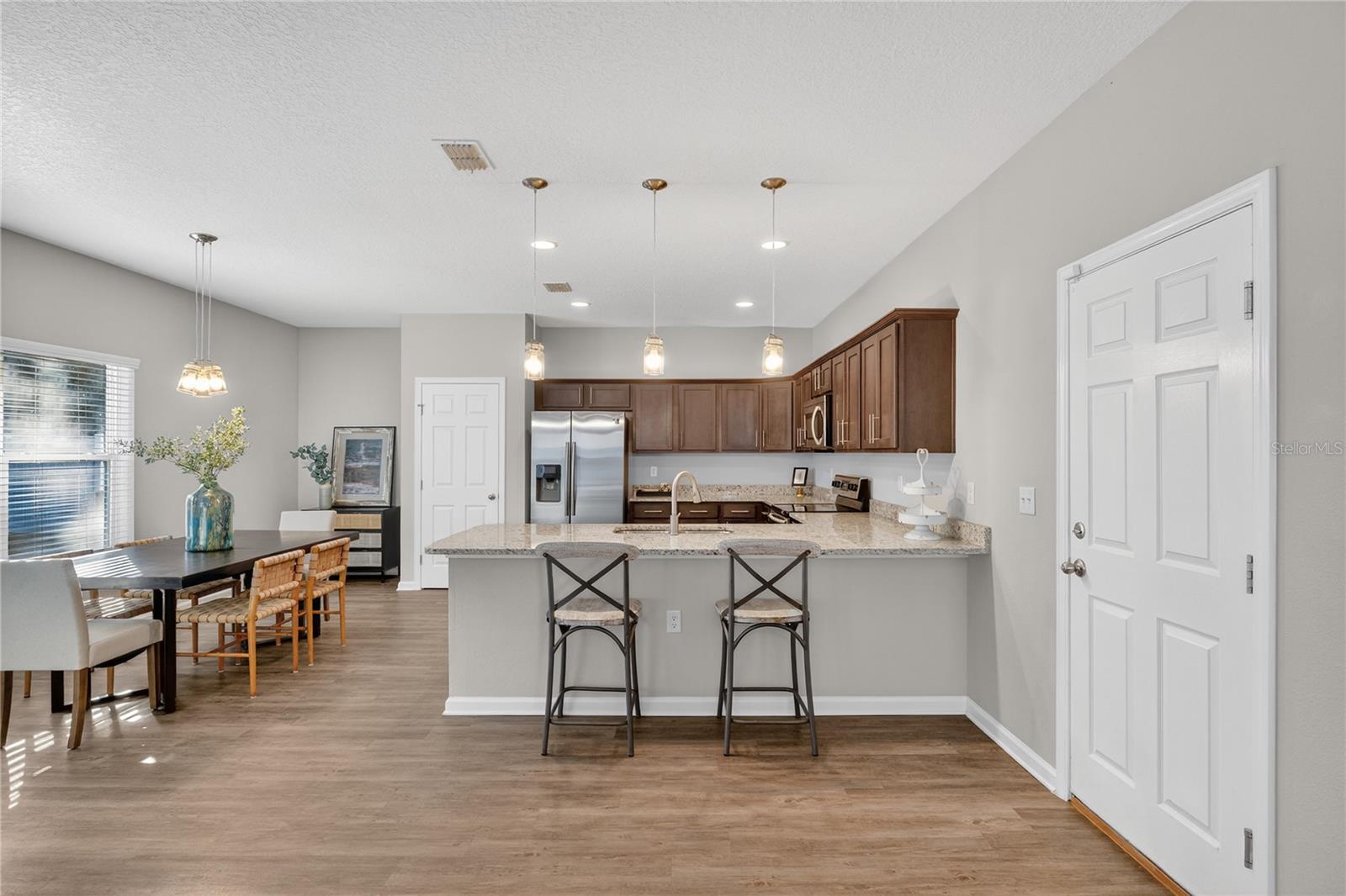 RIVER HOLLOW - Residential