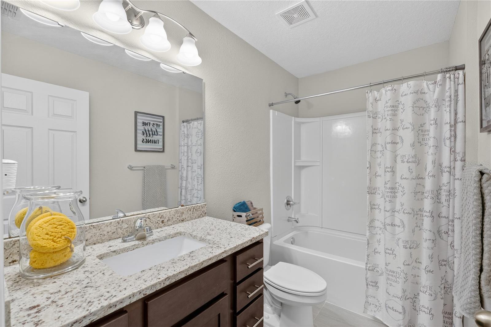 RIVER HOLLOW - Residential