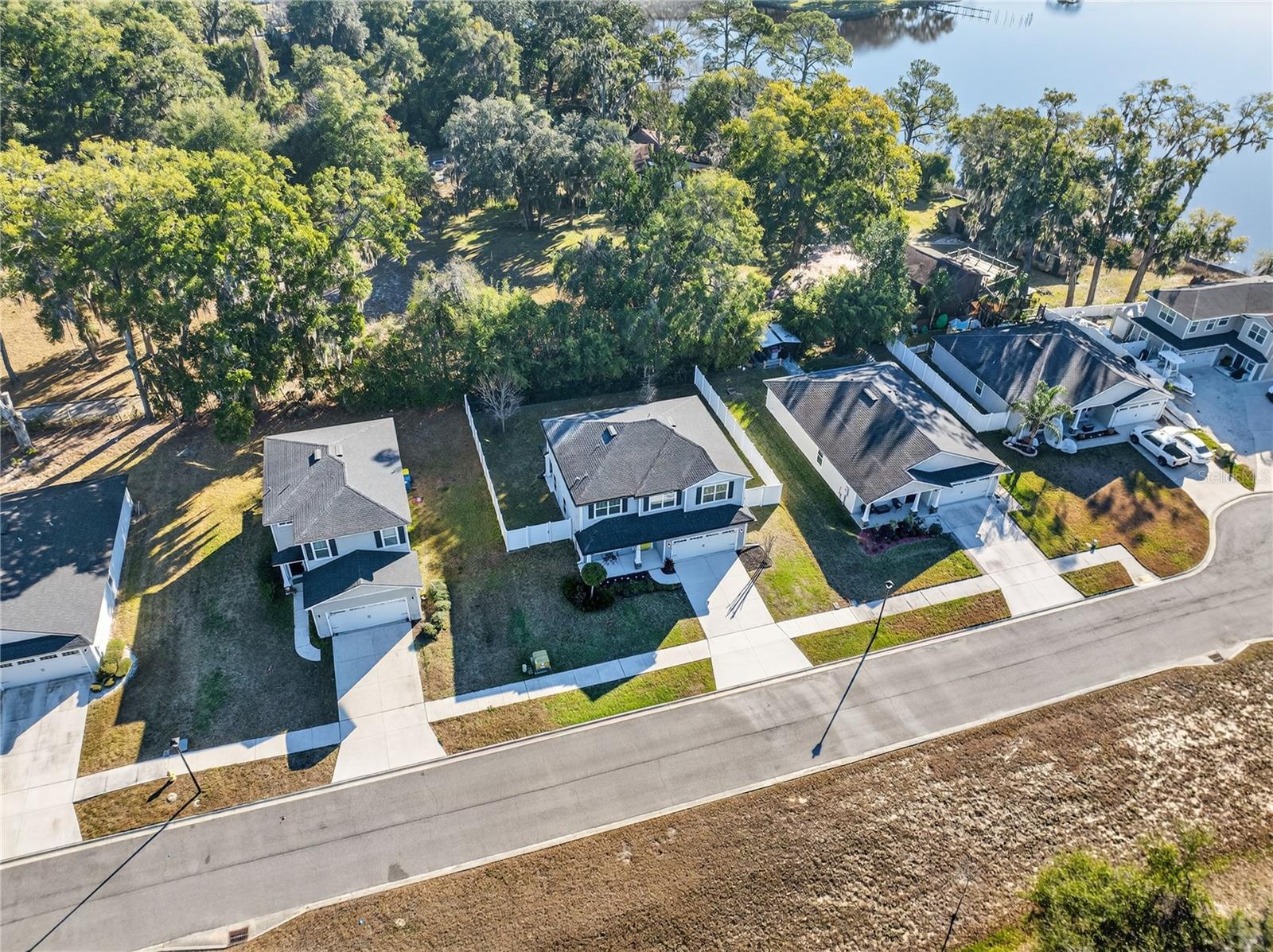 RIVER HOLLOW - Residential