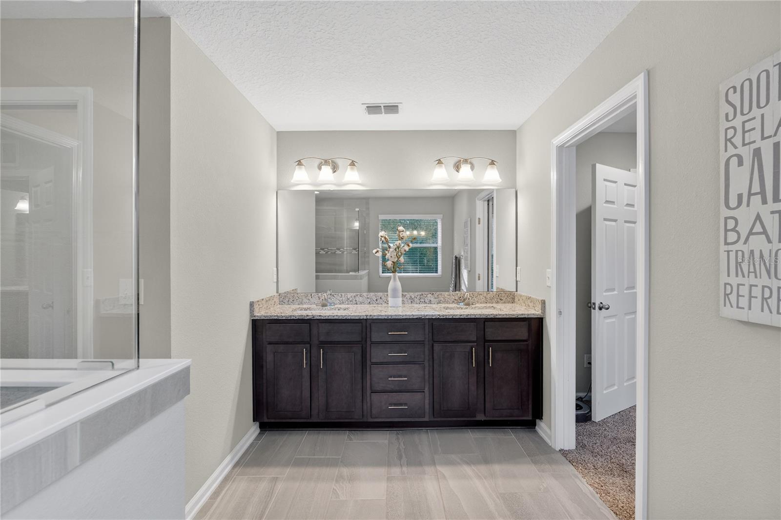 RIVER HOLLOW - Residential