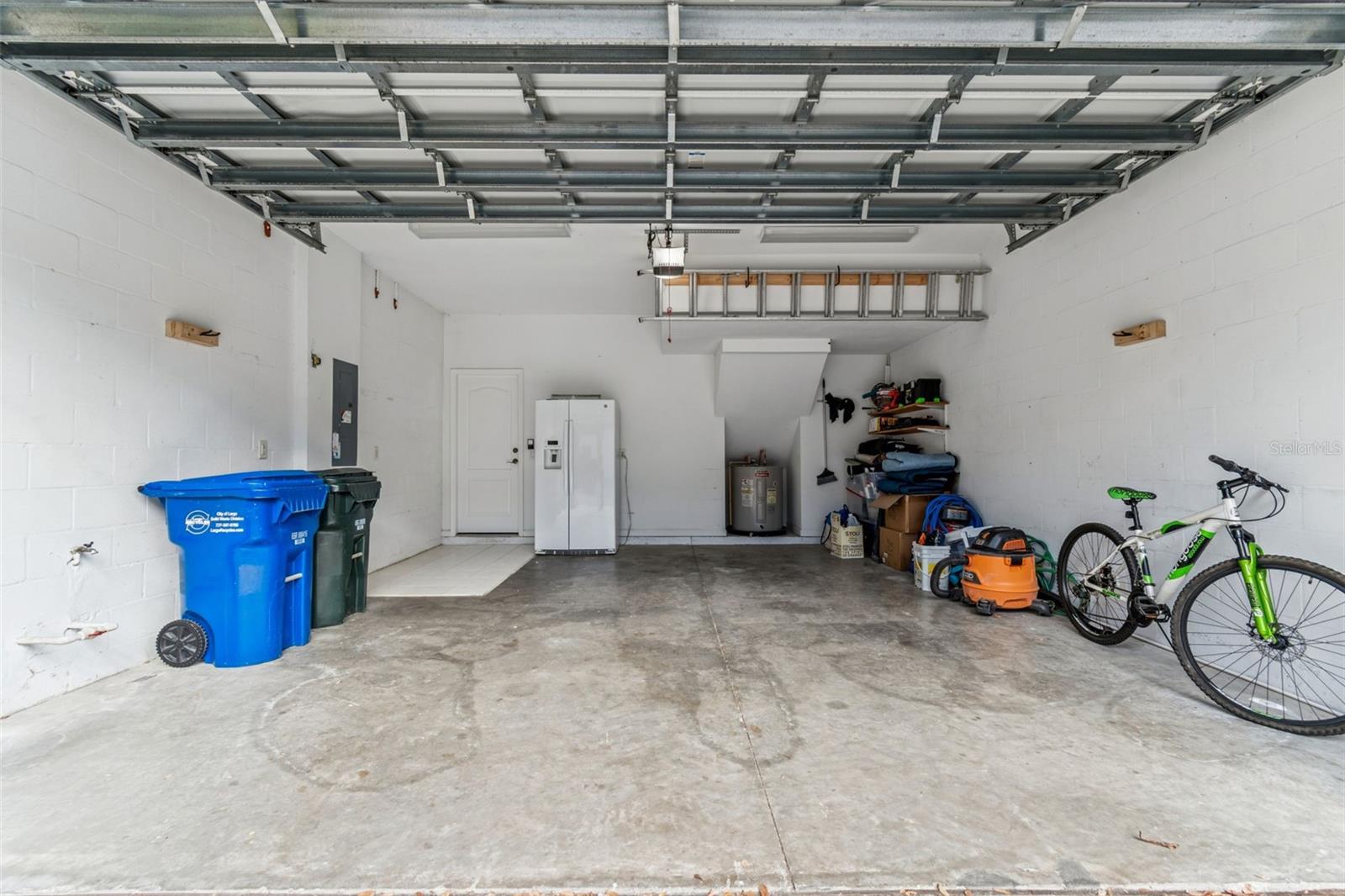 WHITTINGTON COURT TWNHMS - Residential Lease