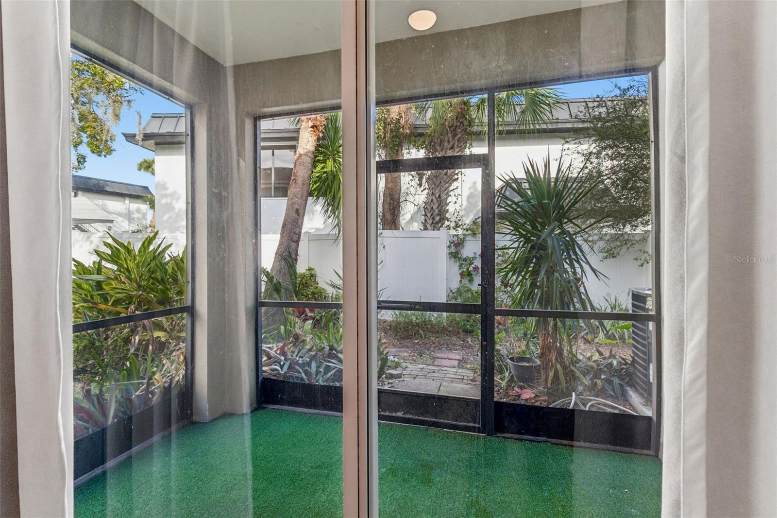 WHITTINGTON COURT TWNHMS - Residential Lease