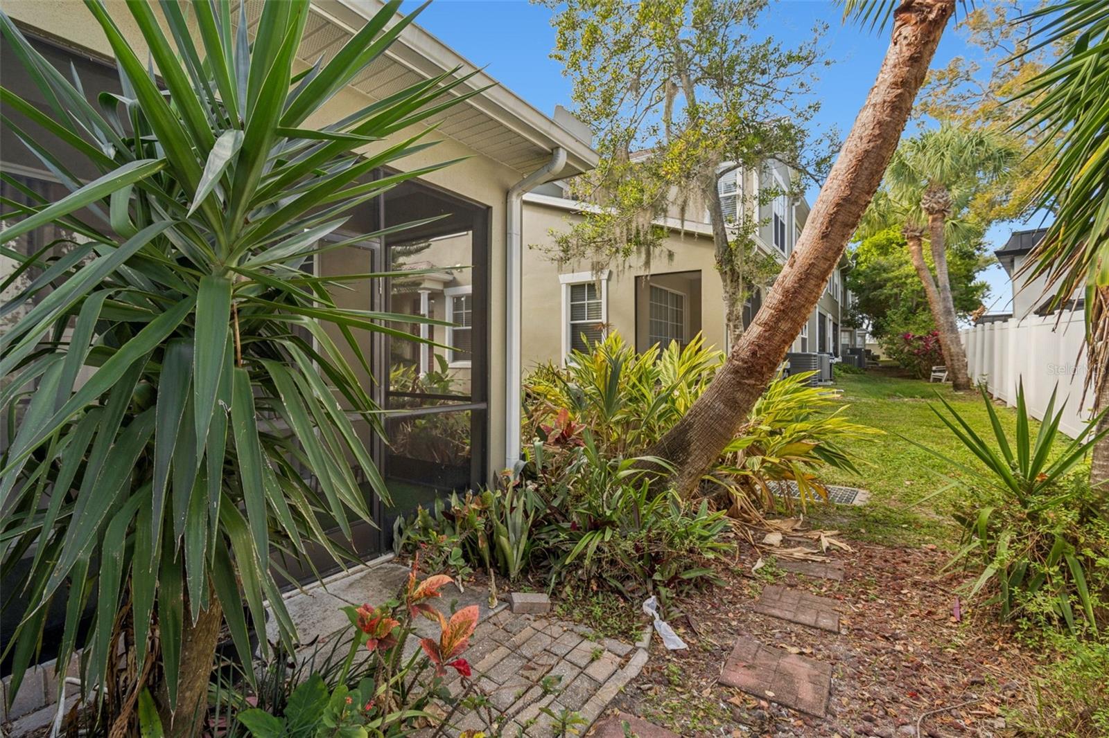 WHITTINGTON COURT TWNHMS - Residential Lease