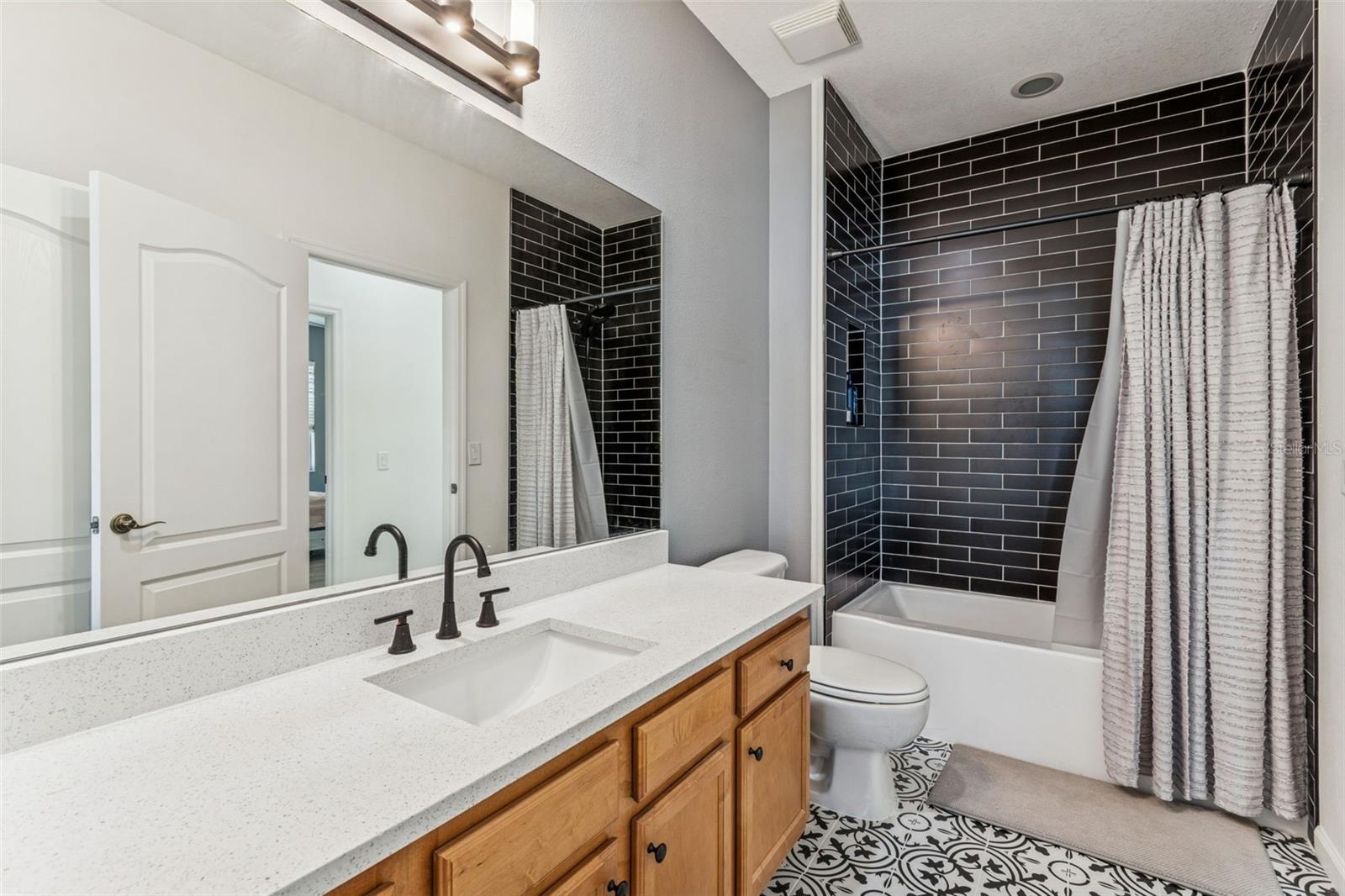 WHITTINGTON COURT TWNHMS - Residential Lease