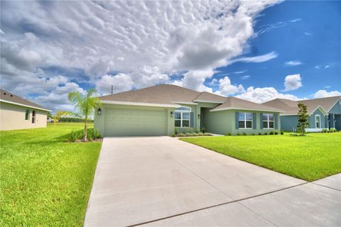 A home in AUBURNDALE