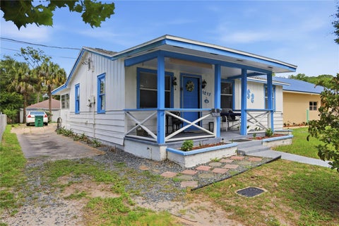 Photo of 1217 Center Avenue, Daytona Beach, FL 32117 (MLS # V4949674)