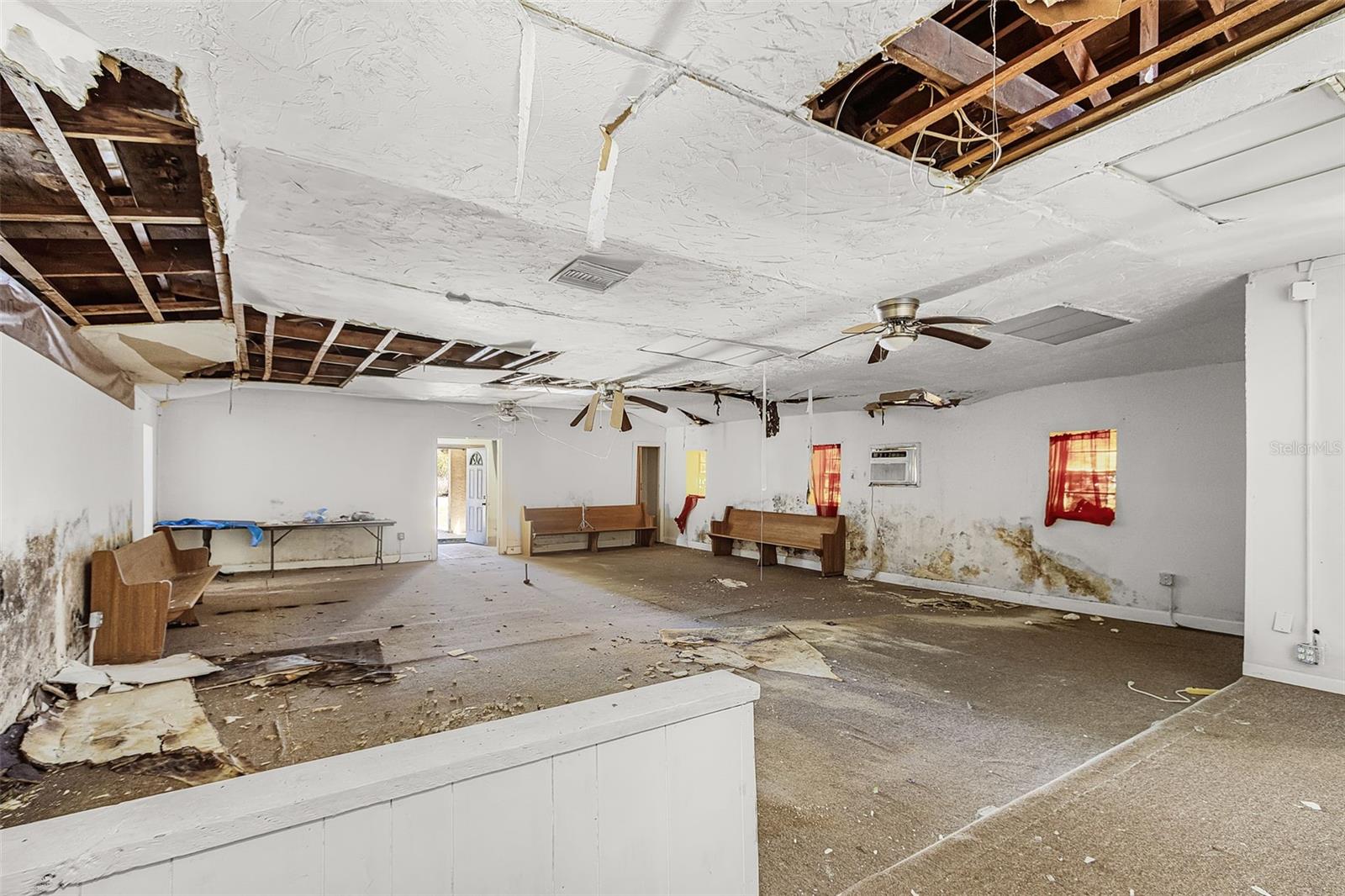 CHARLESTON PARK - Commercial Sale