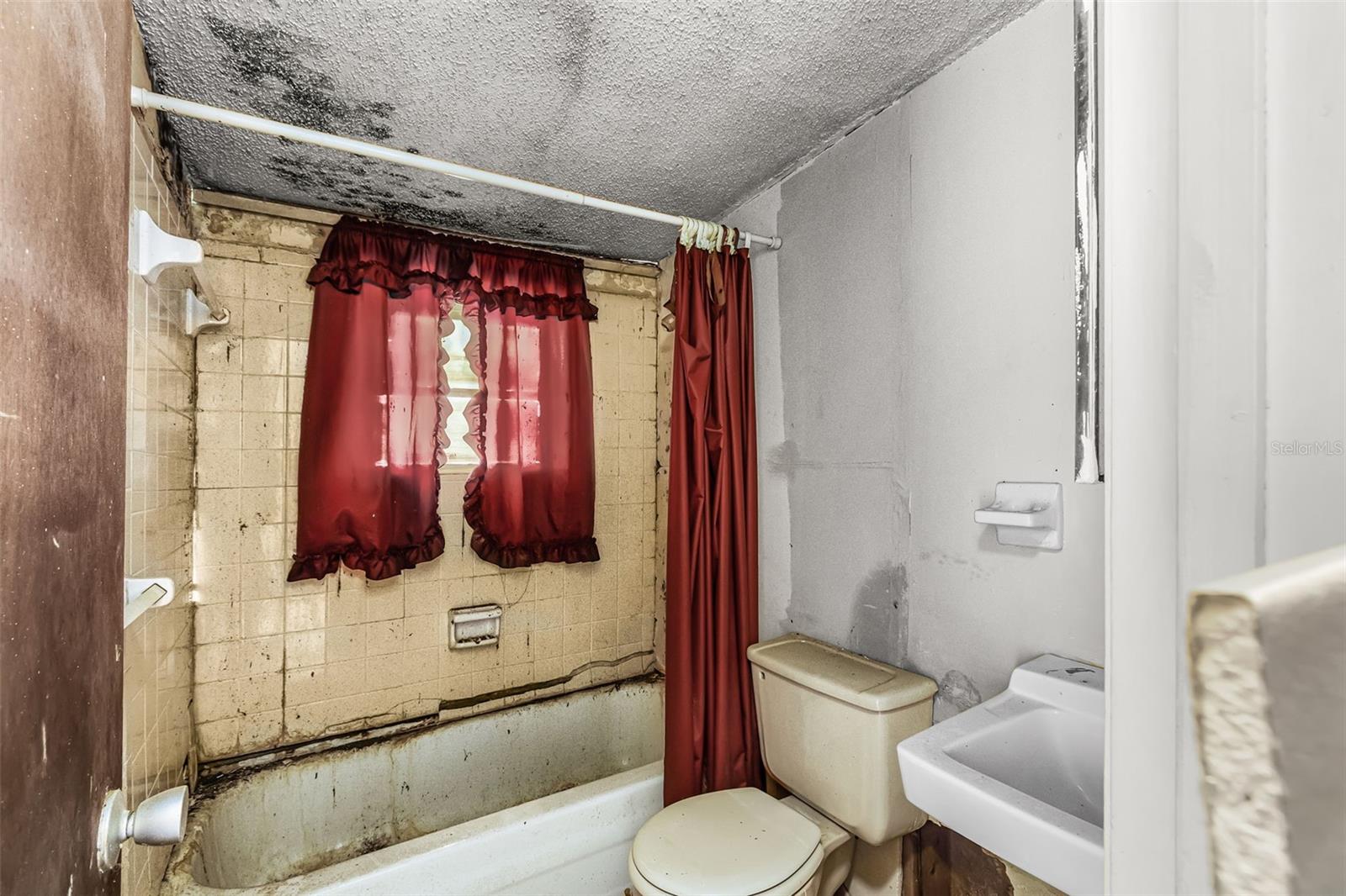 CHARLESTON PARK - Commercial Sale