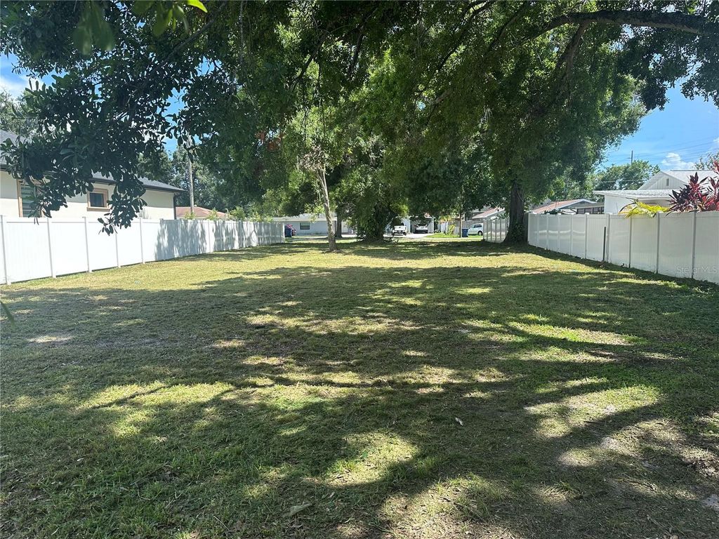 Photo of 2710 W Lake Avenue, Tampa, FL 33607 (MLS # TB8413039)