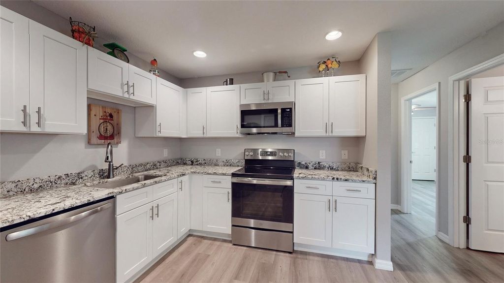 Photo of 1402 Shirley Drive, Lakeland, FL 33810 (MLS # G5102499)