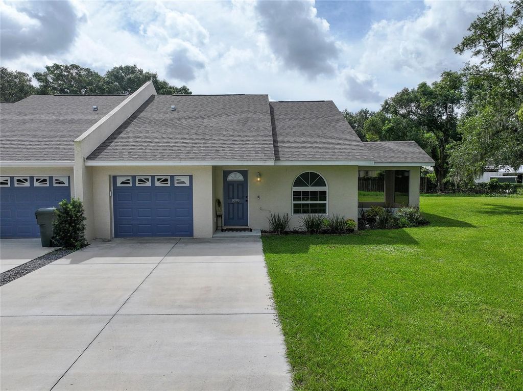 Photo of 1402 Shirley Drive, Lakeland, FL 33810 (MLS # G5102499)