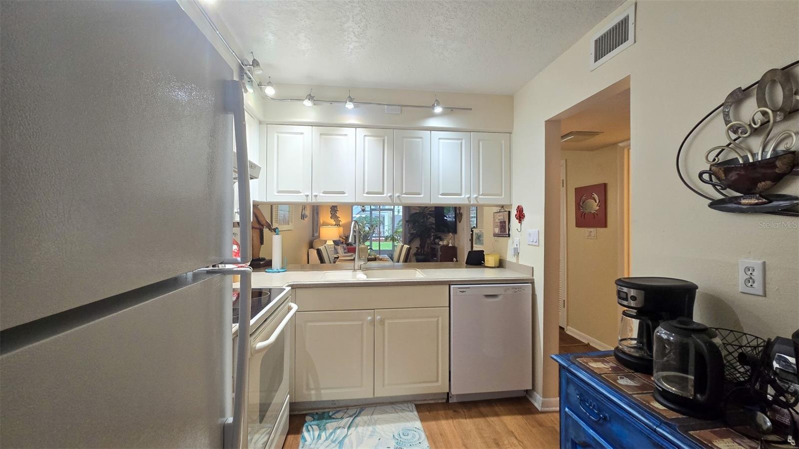 FLEUR DELIS CONDO - Residential