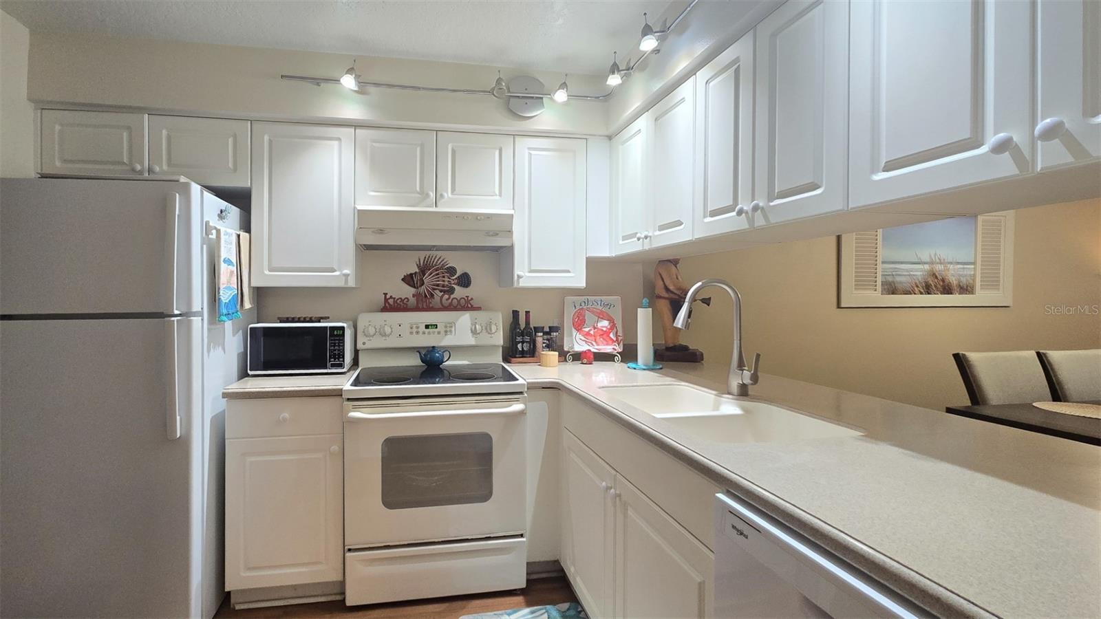 FLEUR DELIS CONDO - Residential