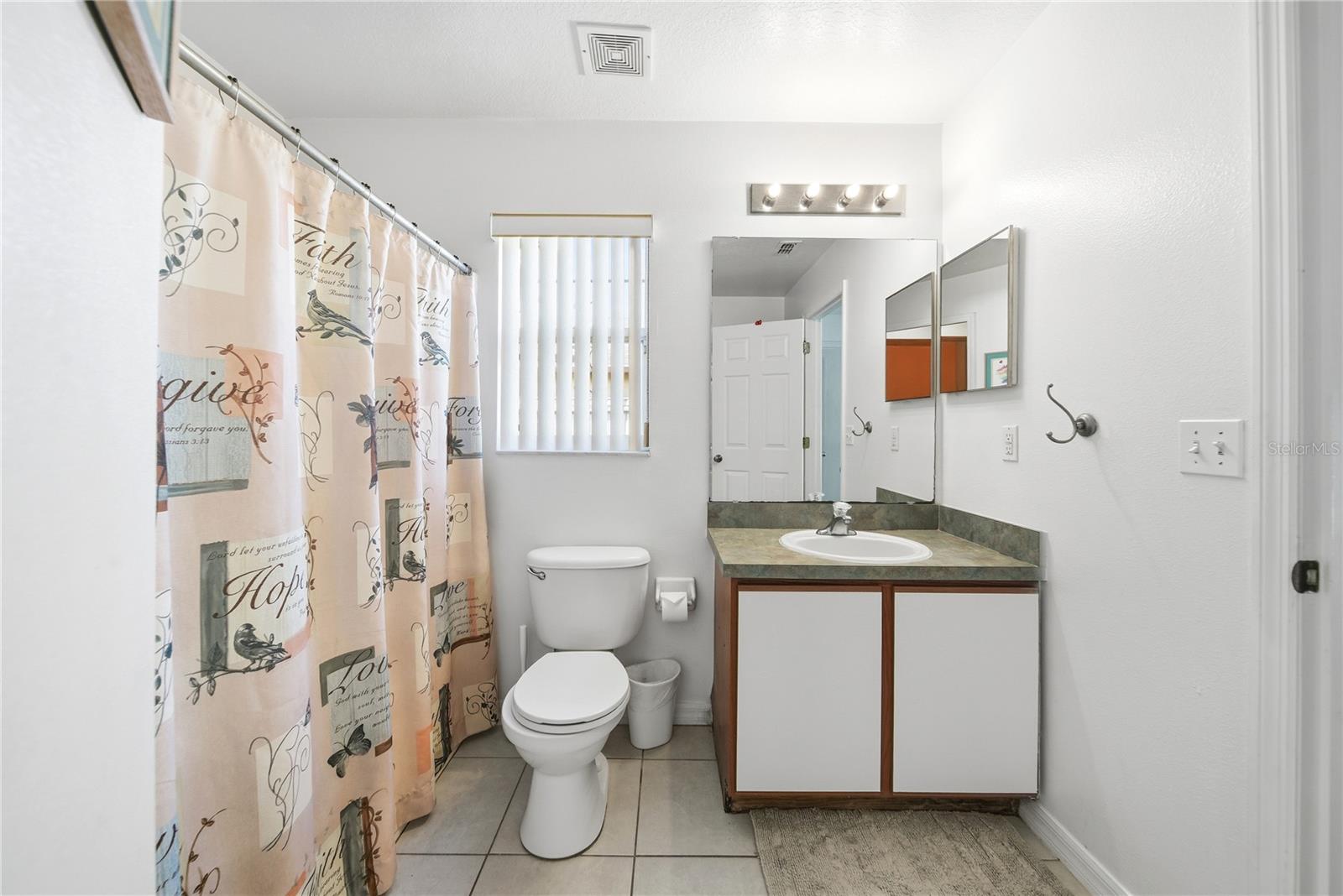 VISTA LAGO PH 02 50 115 - Residential