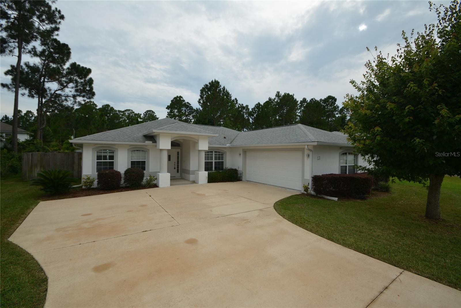 Deposit free living (for qualified renters through Obligo). Fenced yard. Crafted for those who cherish tranquility and a touch of elegance, this charming three-bedroom, two-bathroom home at 13 Red Birch Ln offers a serene escape in the heart of Palm Coast, FL. As you step inside this spacious 1,724 sq ft residence, you'll be greeted by an inviting atmosphere where comfort meets style. The open floor plan seamlessly connects the living, dining, and kitchen areas, making it perfect for hosting gatherings or enjoying quiet evenings. Each bedroom is designed to provide a peaceful retreat, while the full bathrooms offer modern amenities for your convenience. Nestled in a picturesque neighborhood, this home is surrounded by nature's beauty, yet conveniently located close to local shops and dining options. Whether you're sipping your morning coffee on the porch or exploring the vibrant community, this property is a haven of relaxation. The lush surroundings and warm Florida sunshine create a perfect backdrop for outdoor activities and leisurely walks. Experience the best of Palm Coast living in this thoughtfully designed home that promises comfort and convenience at every turn. Make 13 Red Birch Ln your new sanctuary, where everyday life feels like a getaway. Learn more about the benefits of deposit-free living here:
See the Obligo brochure https://depositfree.myobligo.com/hubfs/Partner%20Resource%20Center%20(Obligo%20x%20Buildium)/Tenant%20Brochure.pdf