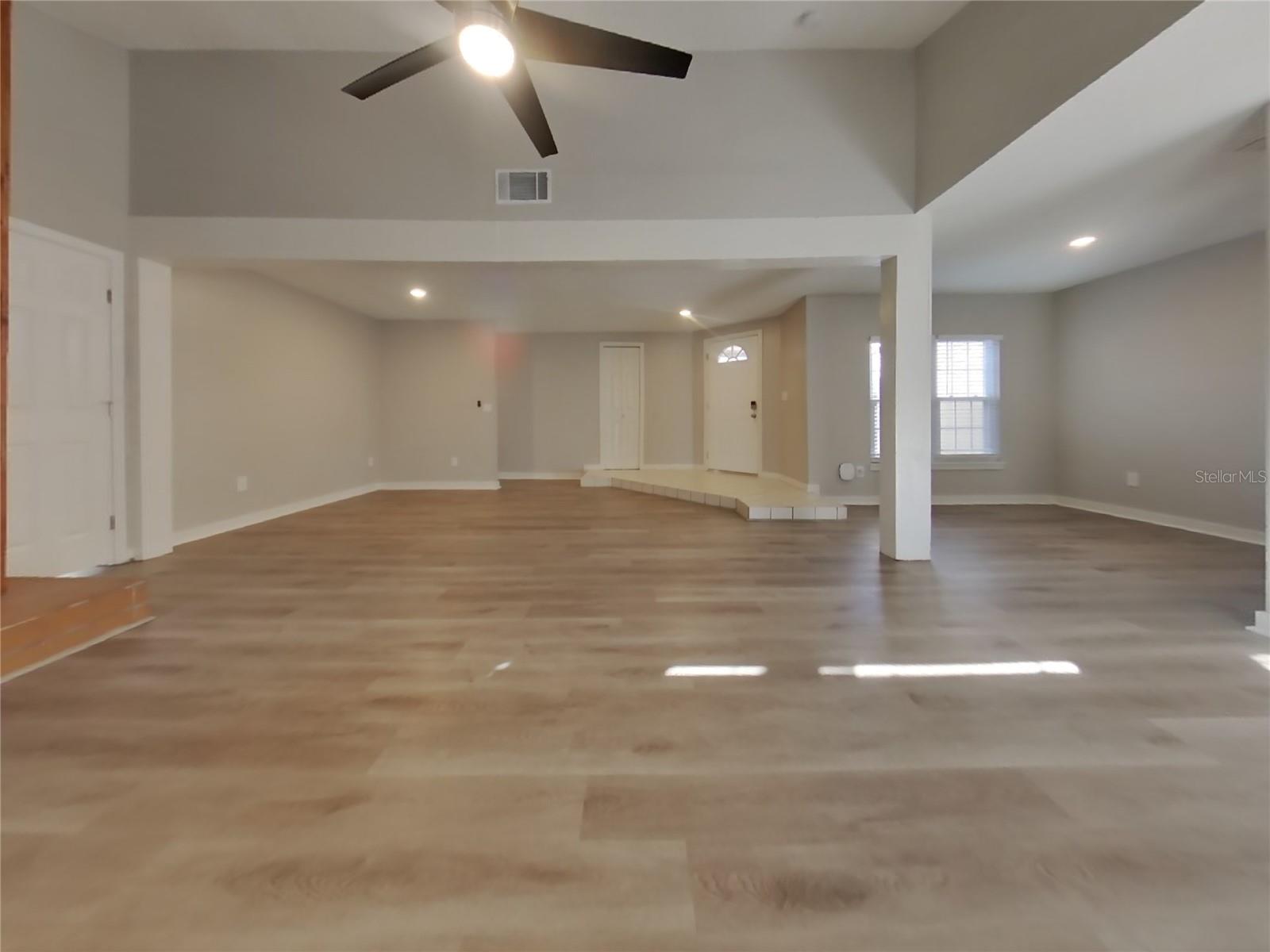 WEST ALTAMONTE HEIGHTS SEC 1 - Residential Lease