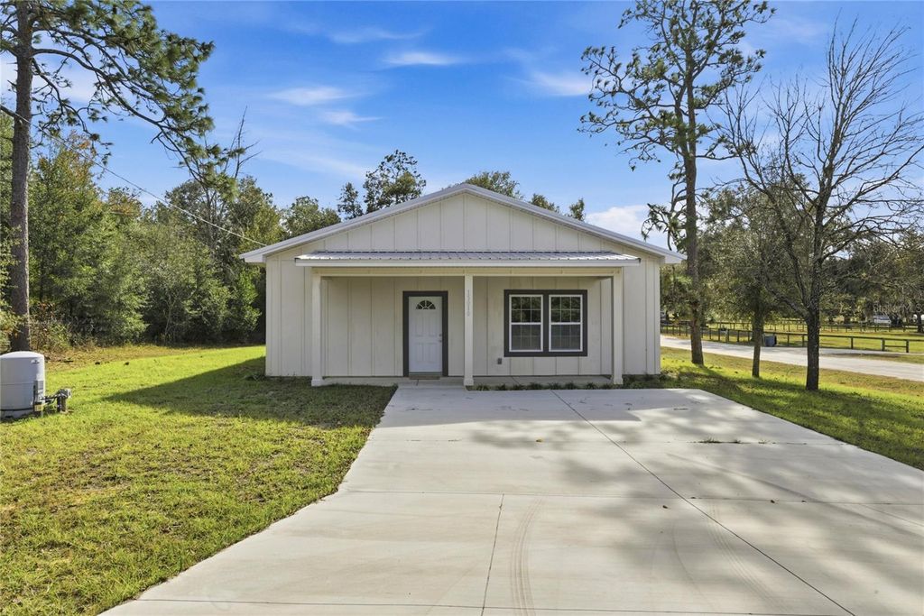Photo of 15010 NE 3rd Place, Williston, FL 32696 (MLS # OM715638)