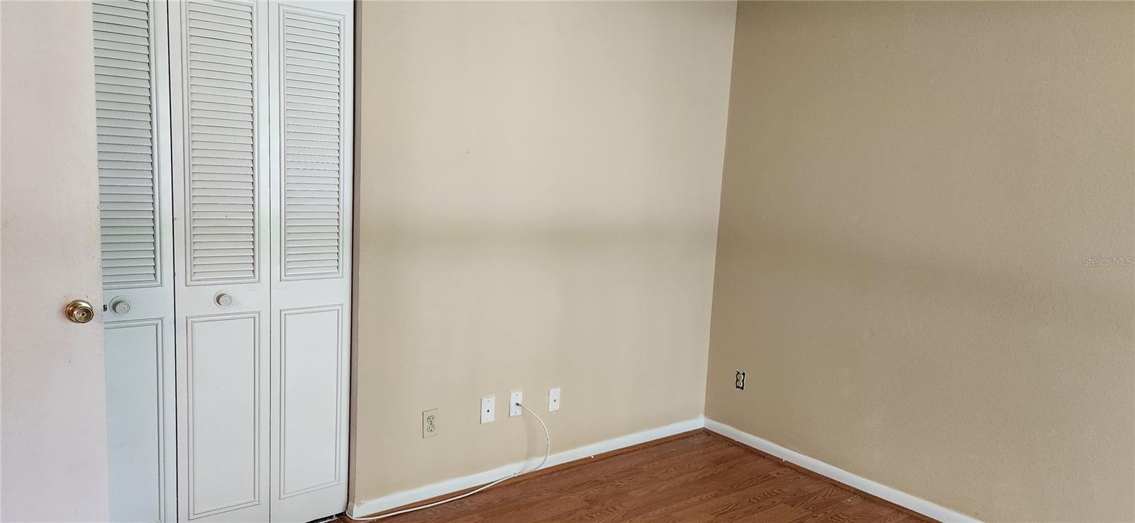 SHADOW LAKES CONDOS - Residential Lease