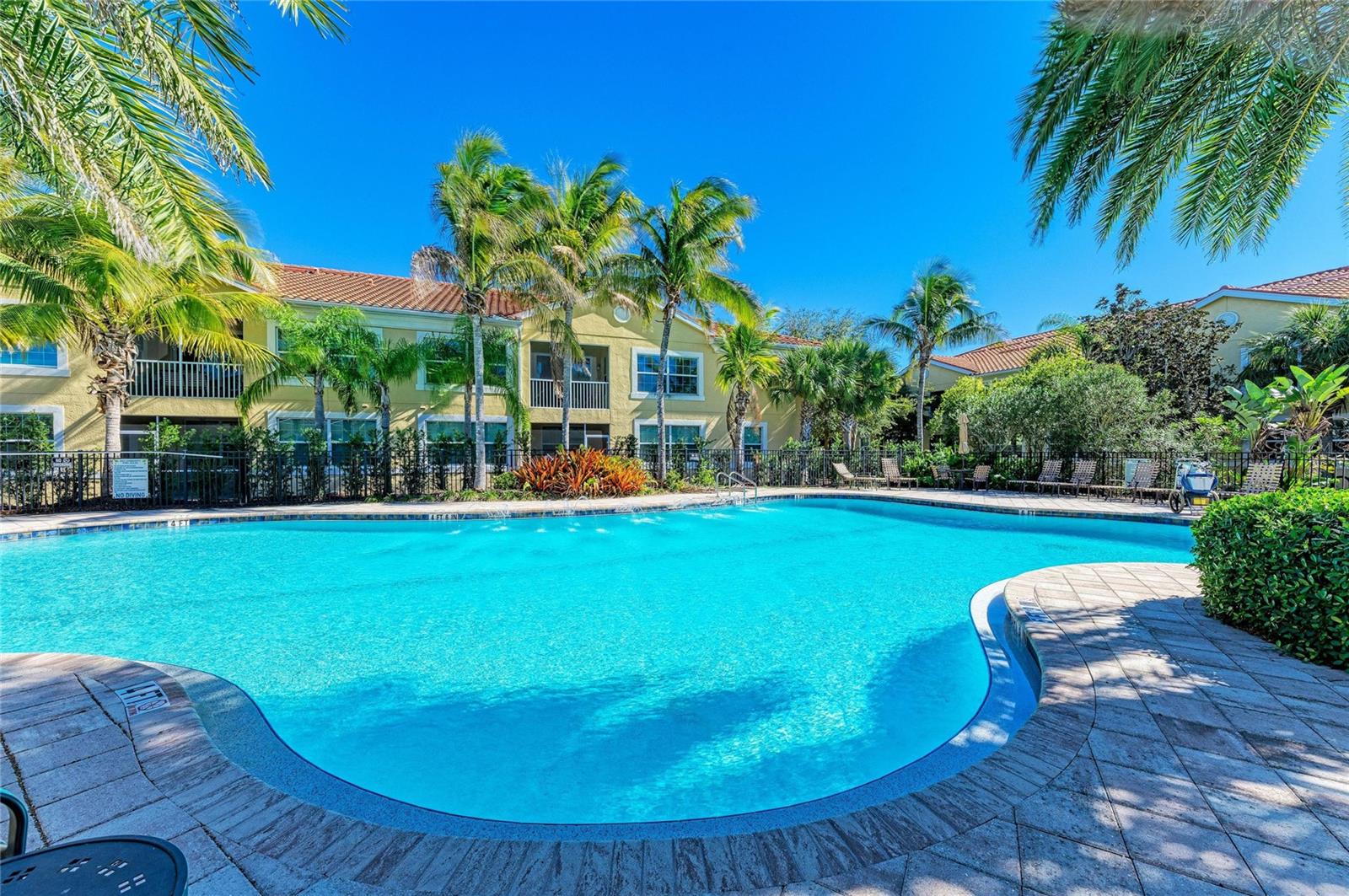 BAY STREET VILLAGE - Residential