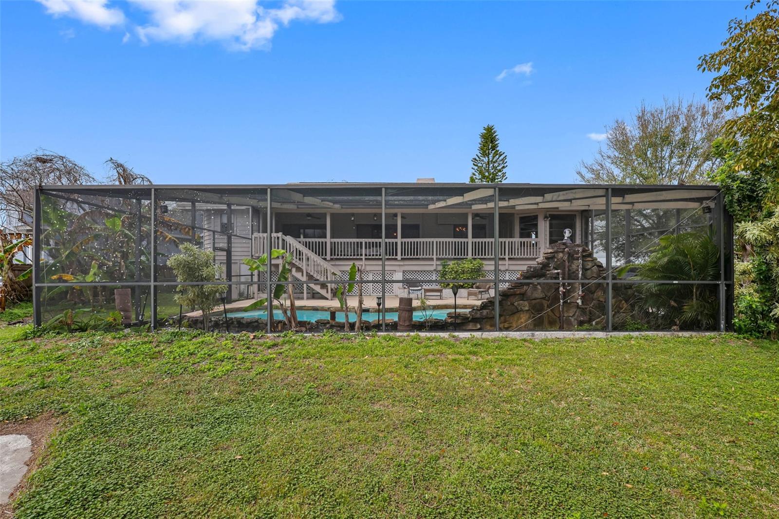 PINE LAKE - Residential