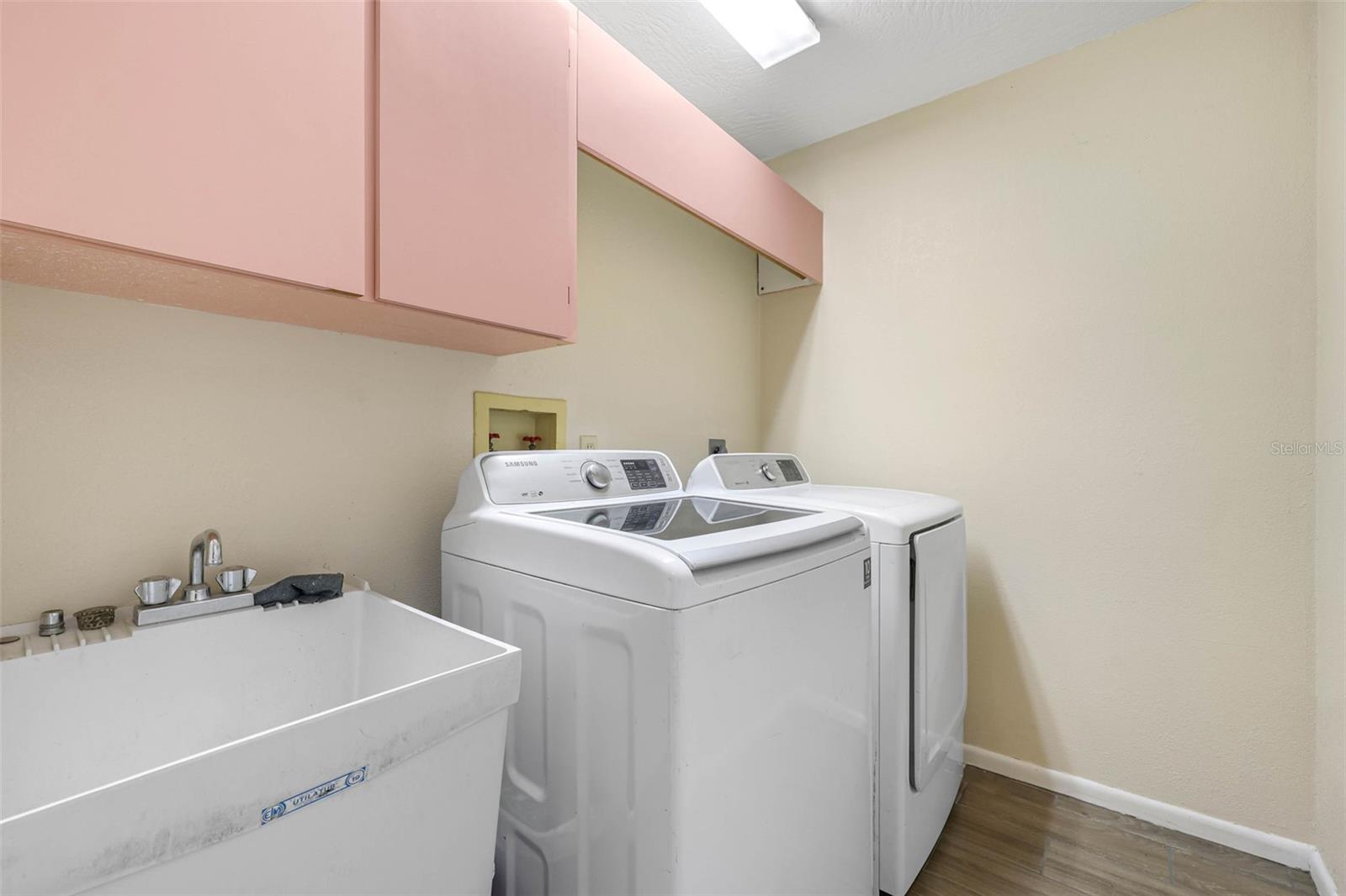 PINE LAKE - Residential