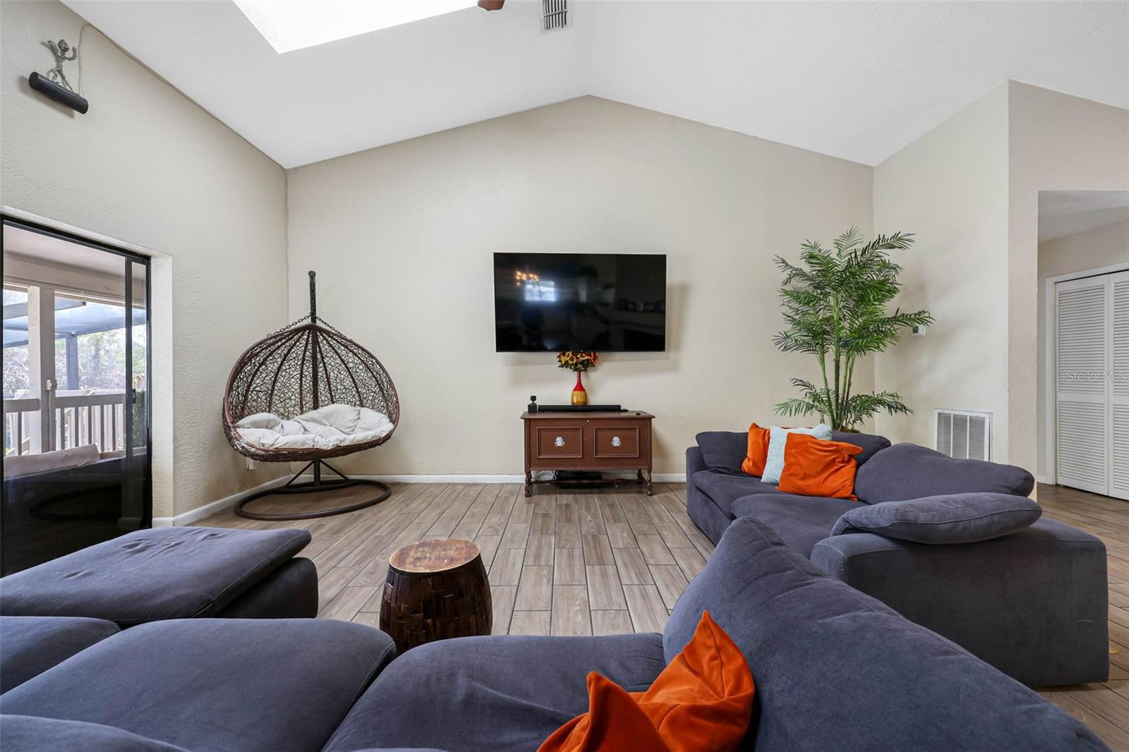 PINE LAKE - Residential