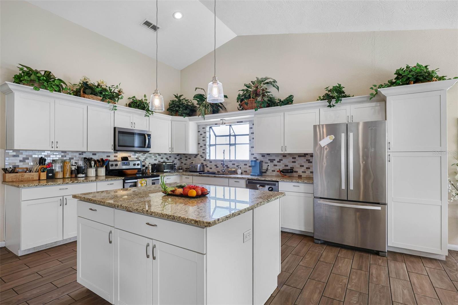 PINE LAKE - Residential