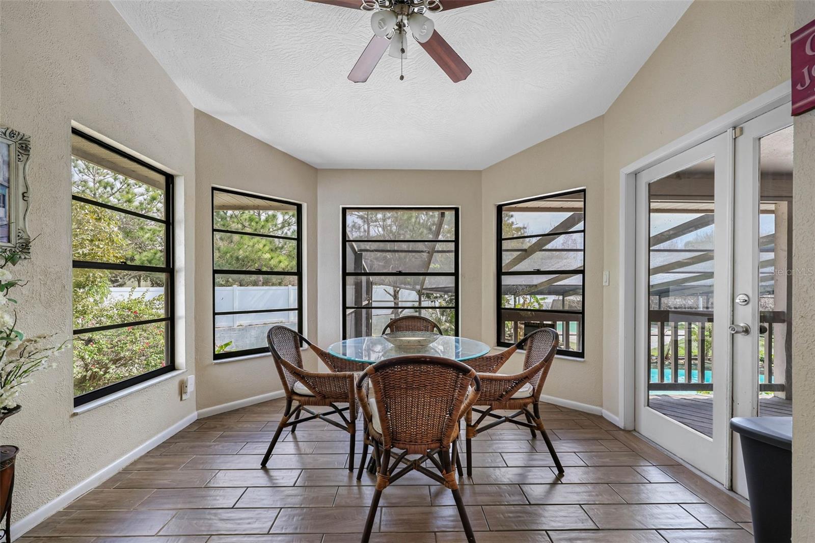 PINE LAKE - Residential