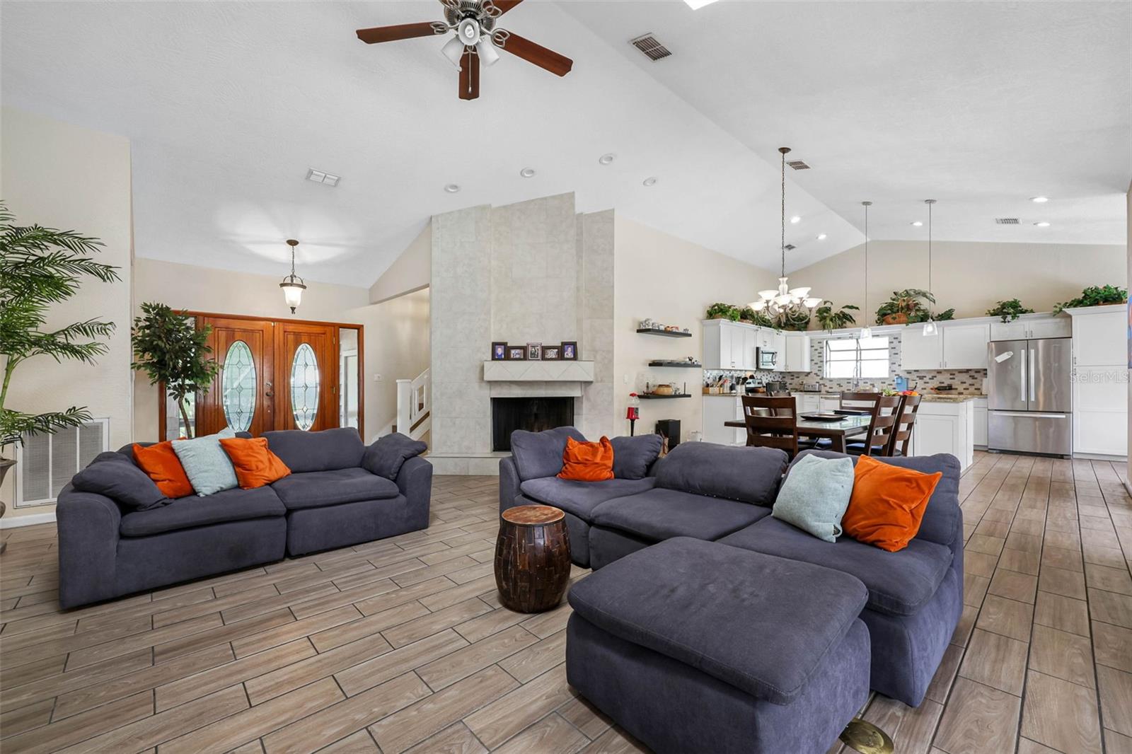 PINE LAKE - Residential