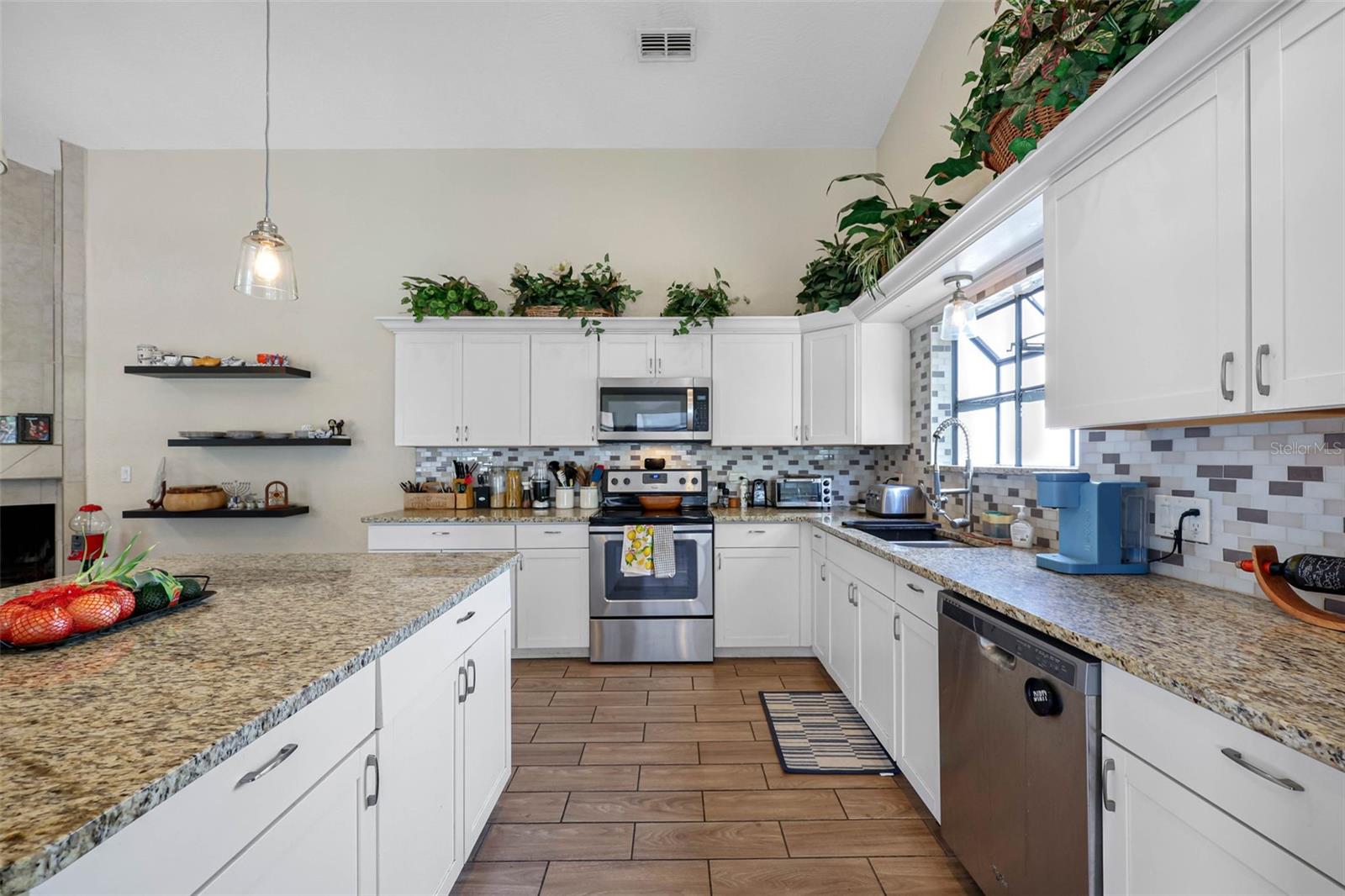 PINE LAKE - Residential