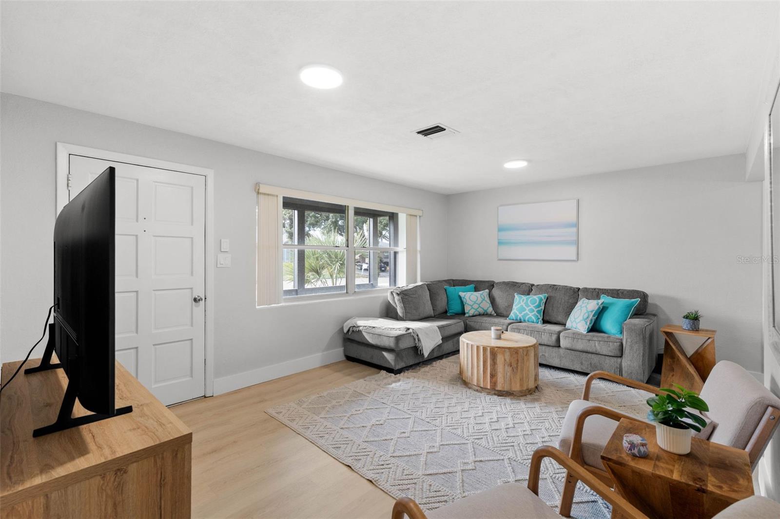 LOFTY PINE ESTATES 1ST ADD - Residential