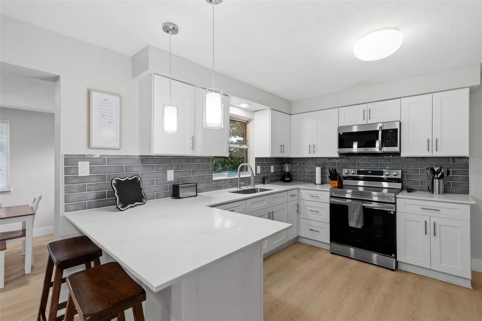 LOFTY PINE ESTATES 1ST ADD - Residential