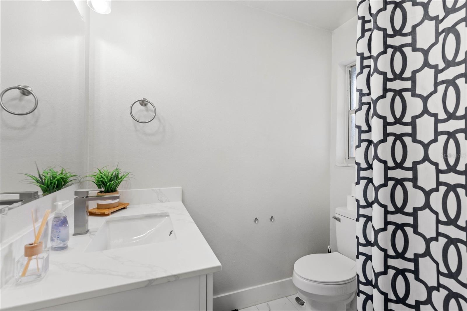 LOFTY PINE ESTATES 1ST ADD - Residential
