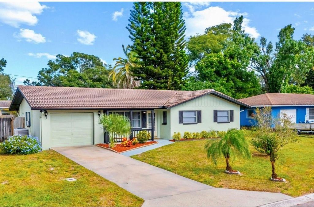 Photo of 1073 Kenwood Drive, Dunedin, FL 34698 (MLS # O6349559)