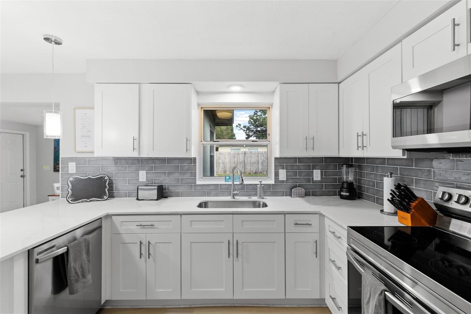 LOFTY PINE ESTATES 1ST ADD - Residential