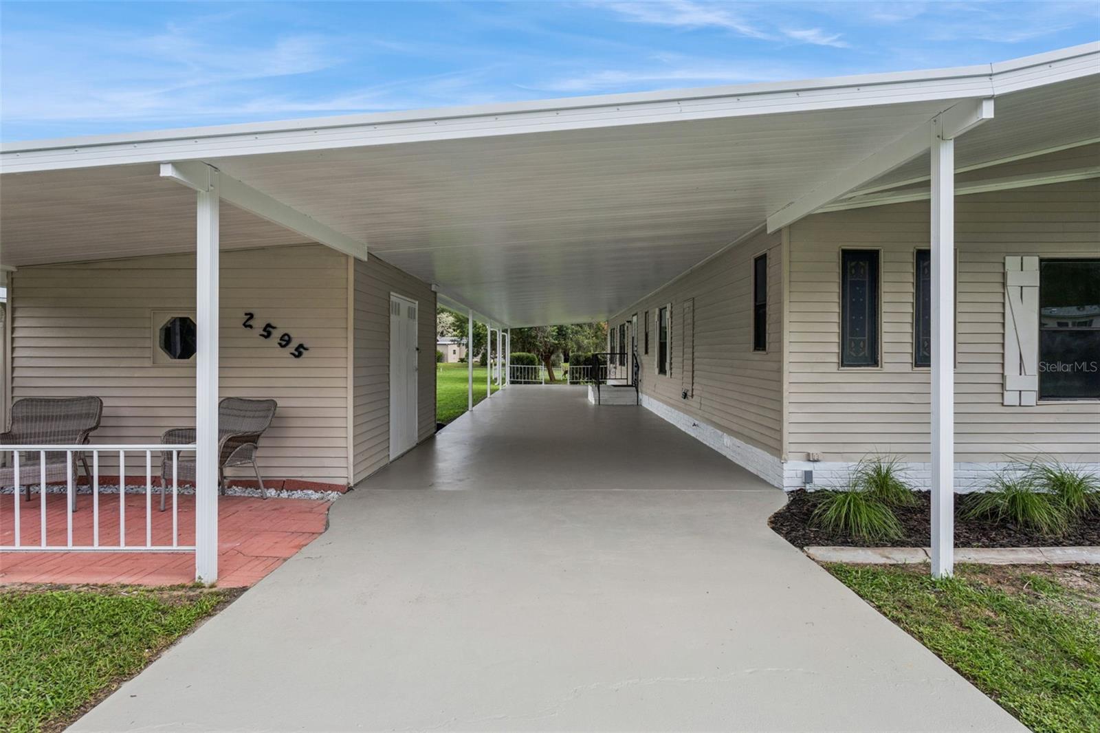 2595 E MONTE COURT