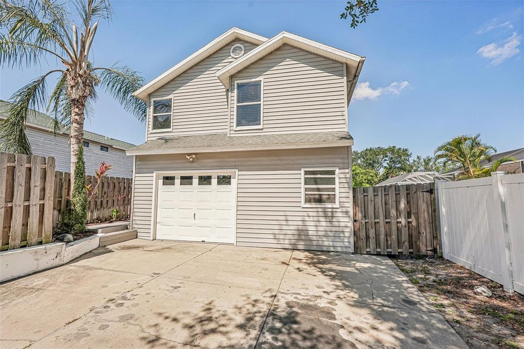 Photo of 5102 Moeller Avenue, Sarasota, FL 34233 (MLS # A4691946)