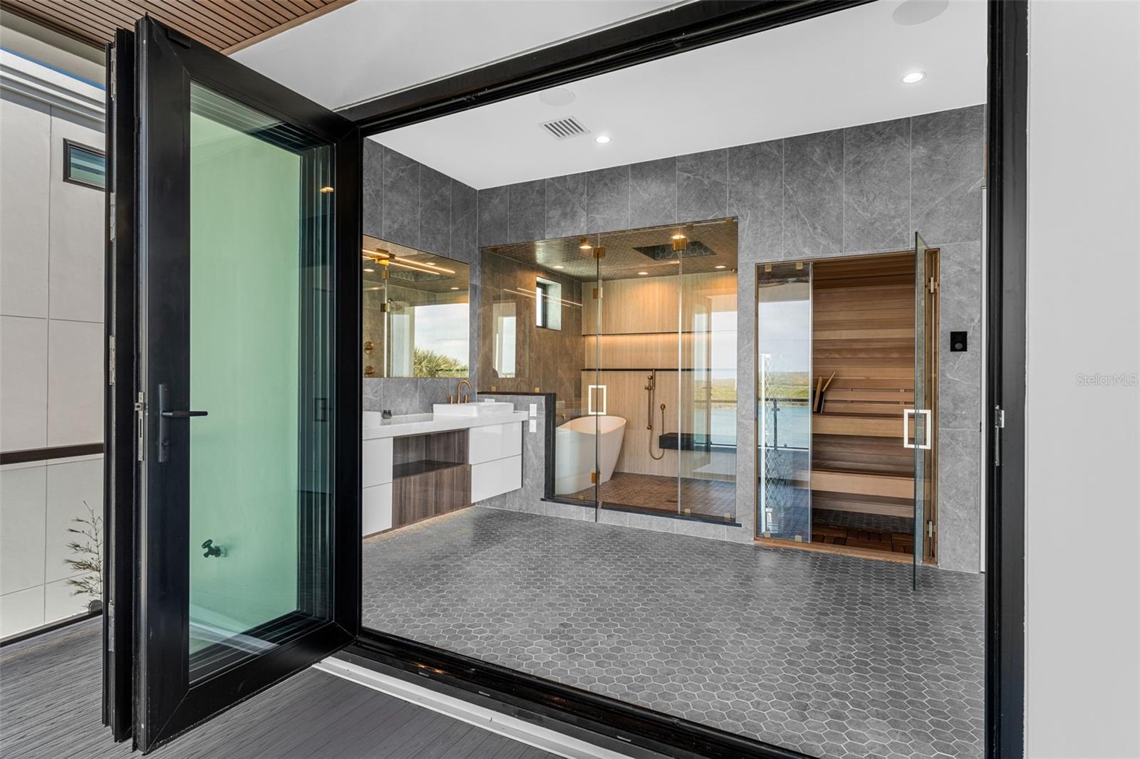 NEW SMYRNA BRIDGE & INV CO 01 - Residential