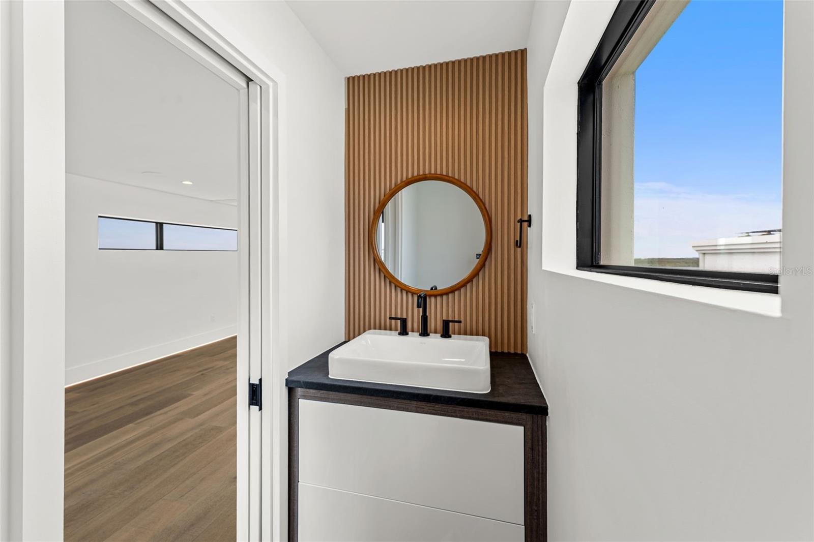 NEW SMYRNA BRIDGE & INV CO 01 - Residential