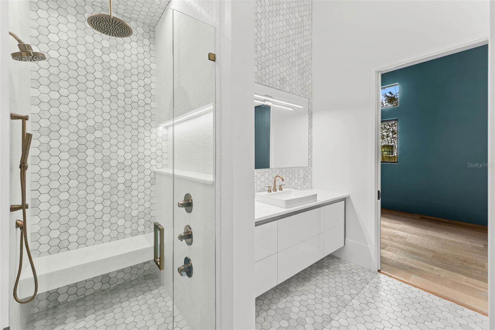 NEW SMYRNA BRIDGE & INV CO 01 - Residential