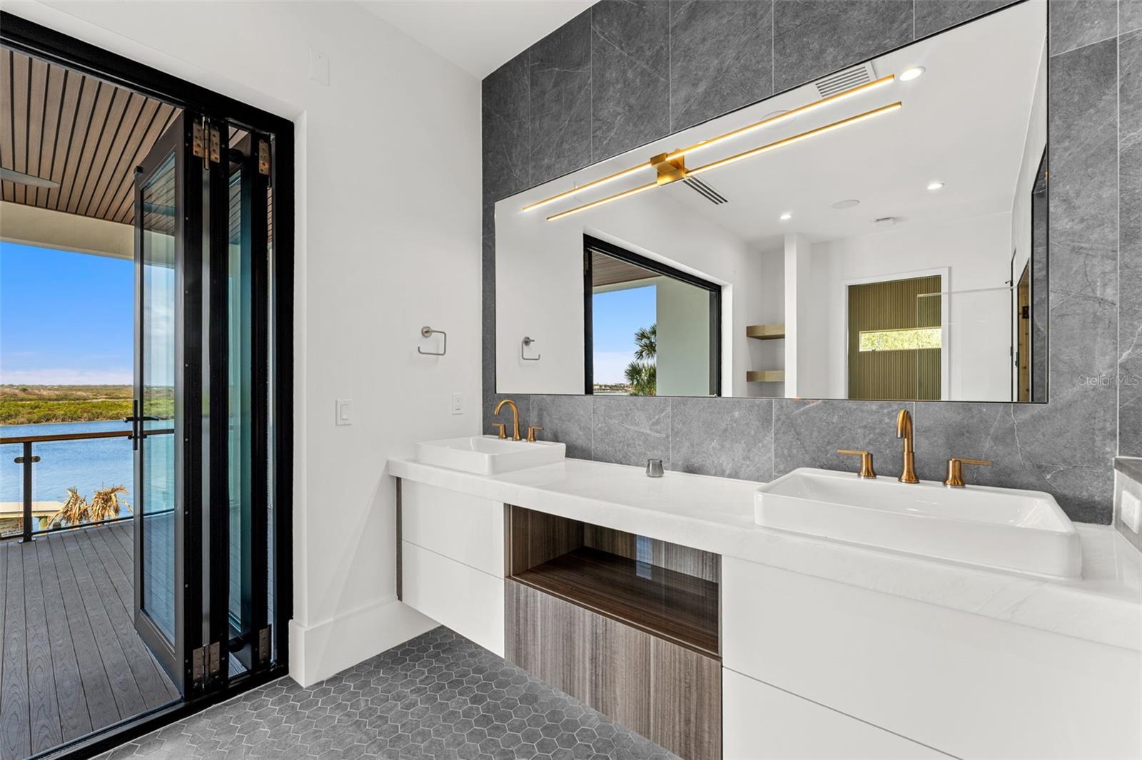 NEW SMYRNA BRIDGE & INV CO 01 - Residential