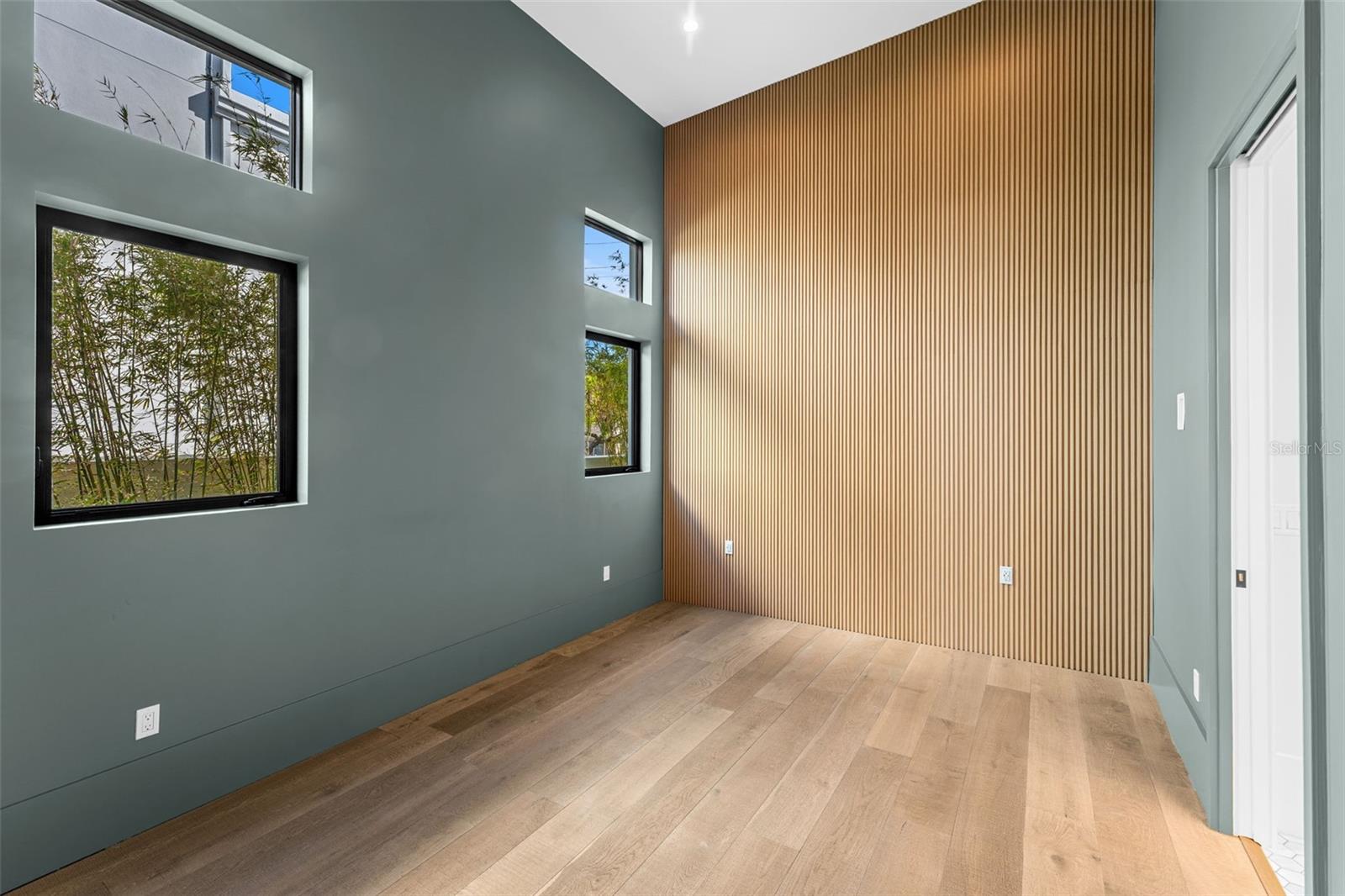 NEW SMYRNA BRIDGE & INV CO 01 - Residential