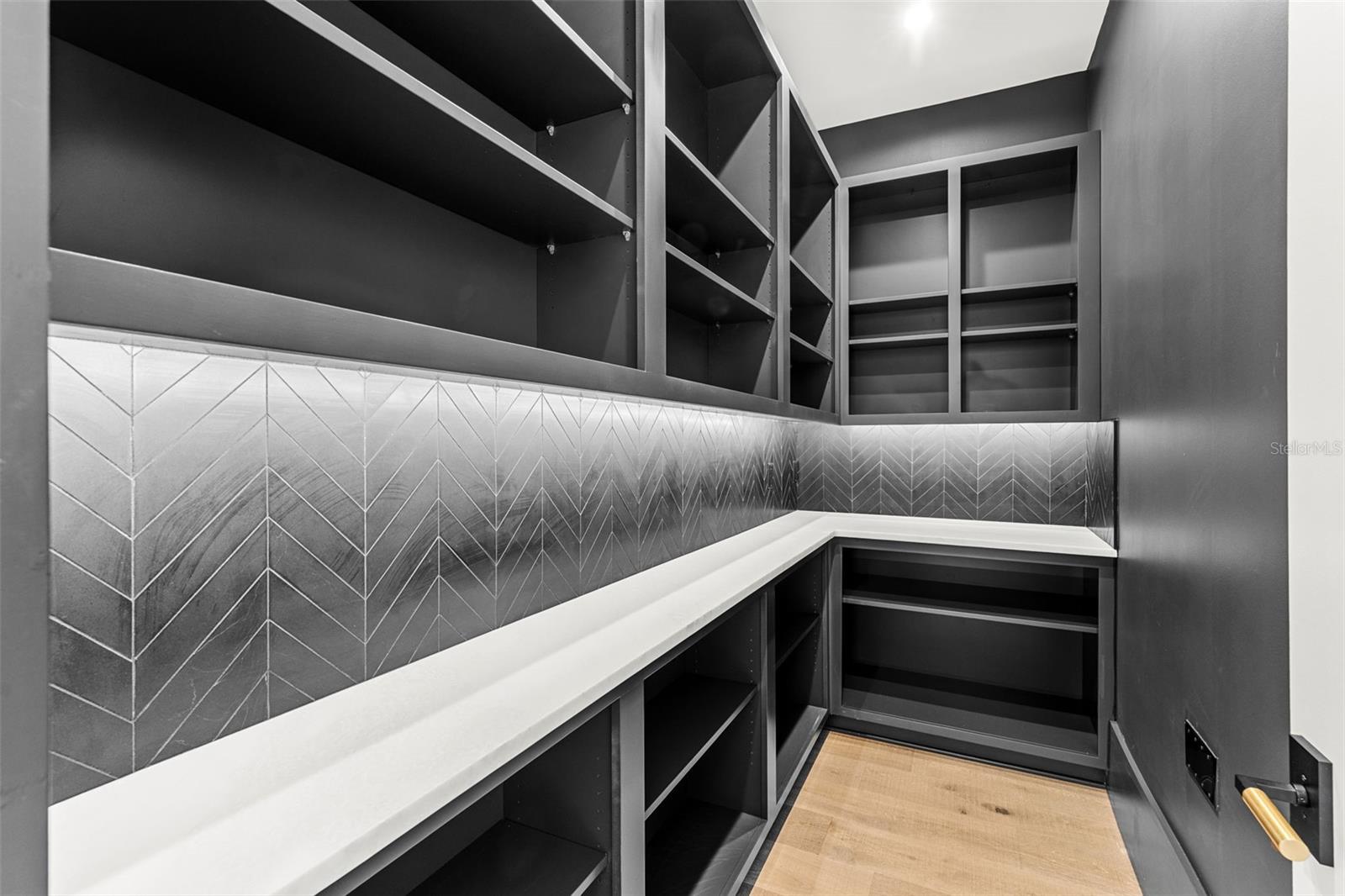 NEW SMYRNA BRIDGE & INV CO 01 - Residential