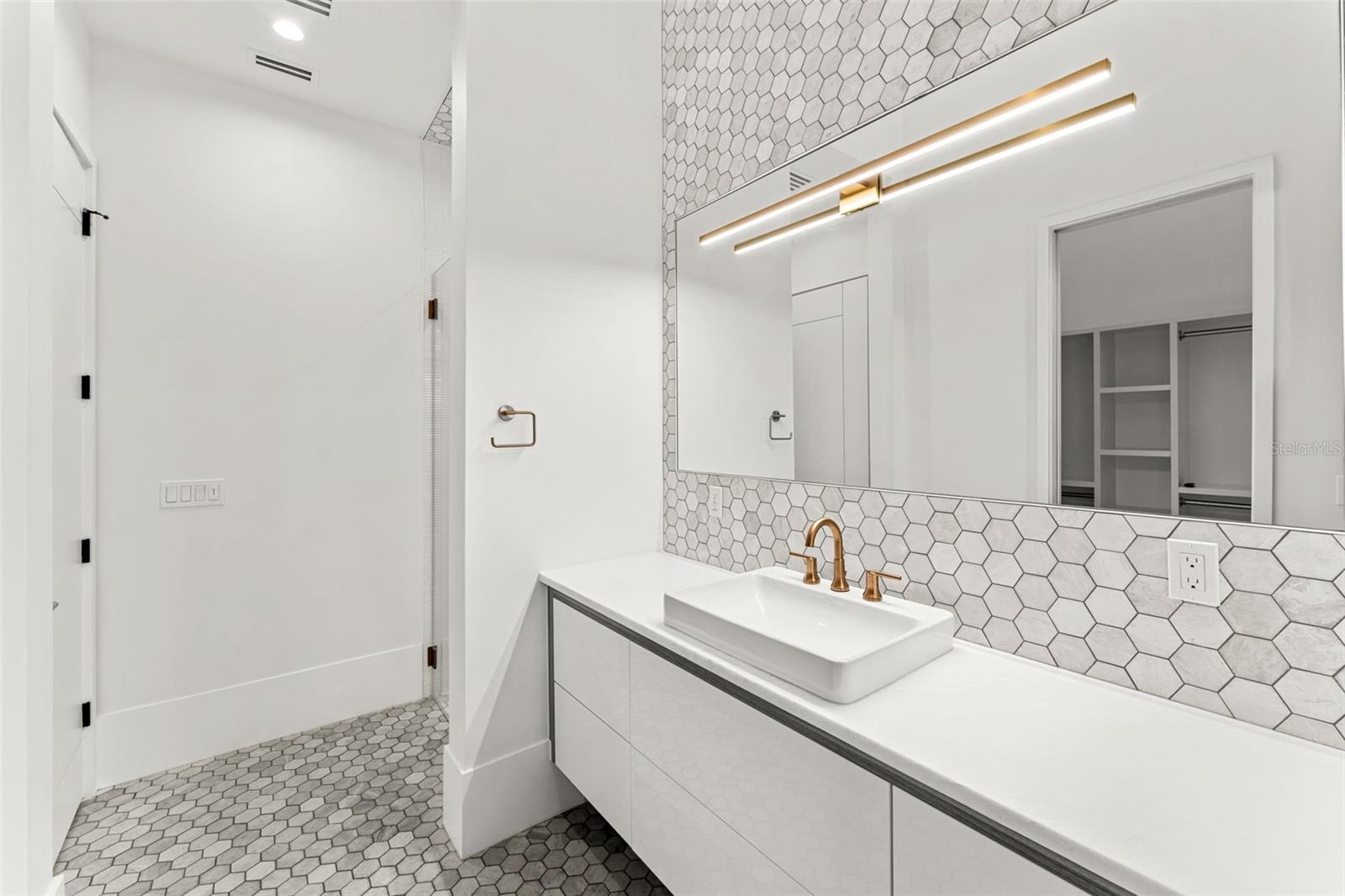 NEW SMYRNA BRIDGE & INV CO 01 - Residential