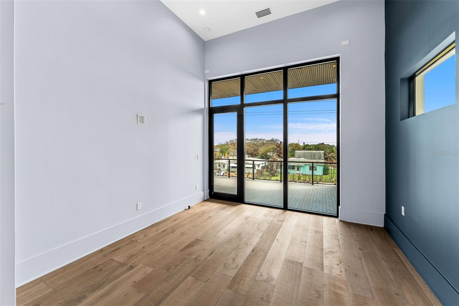 NEW SMYRNA BRIDGE & INV CO 01 - Residential